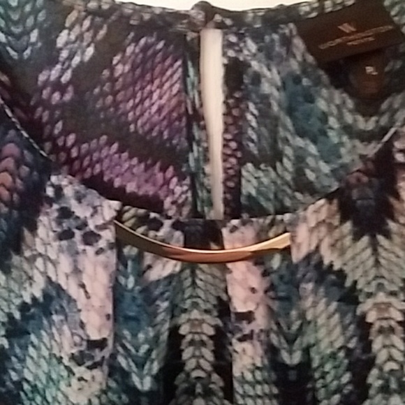 Top - Picture 2 of 3